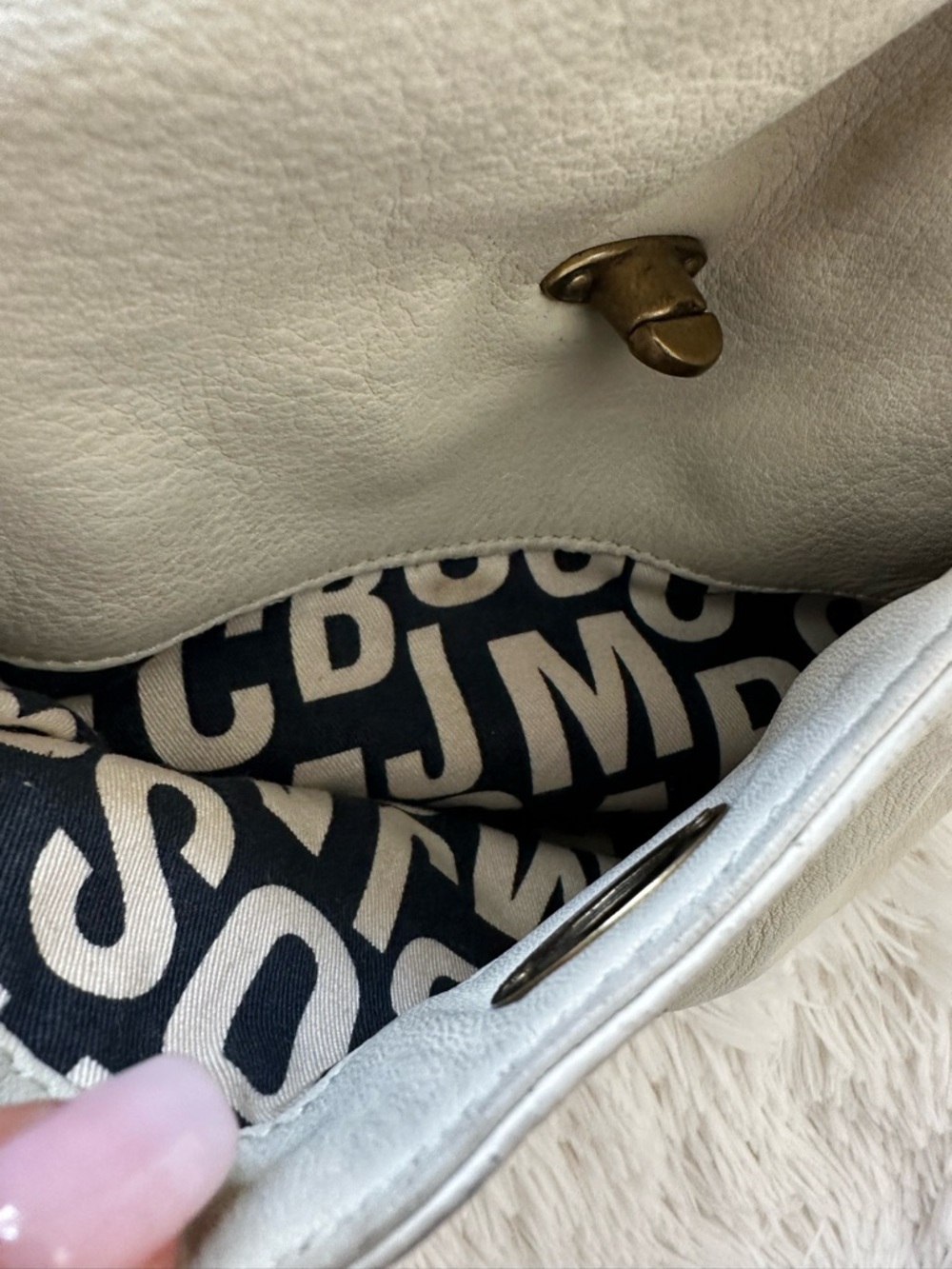 Marc by Marc Jacobs Cream Leather Hobo Bag with Front Pockets - Picture 15 of 16